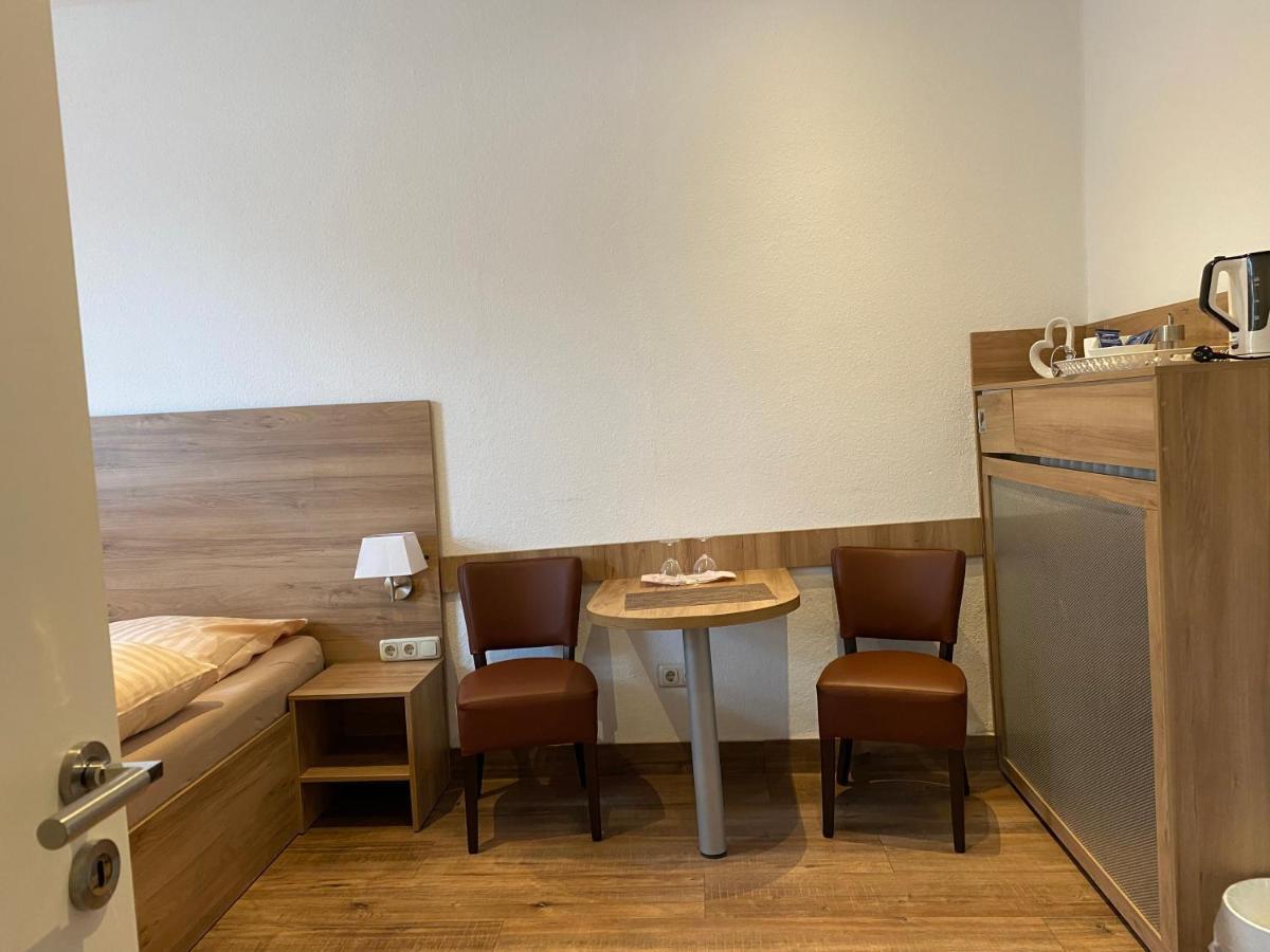Gasthof & Restaurant "Am Kreuz" Essen Eksteriør bilde