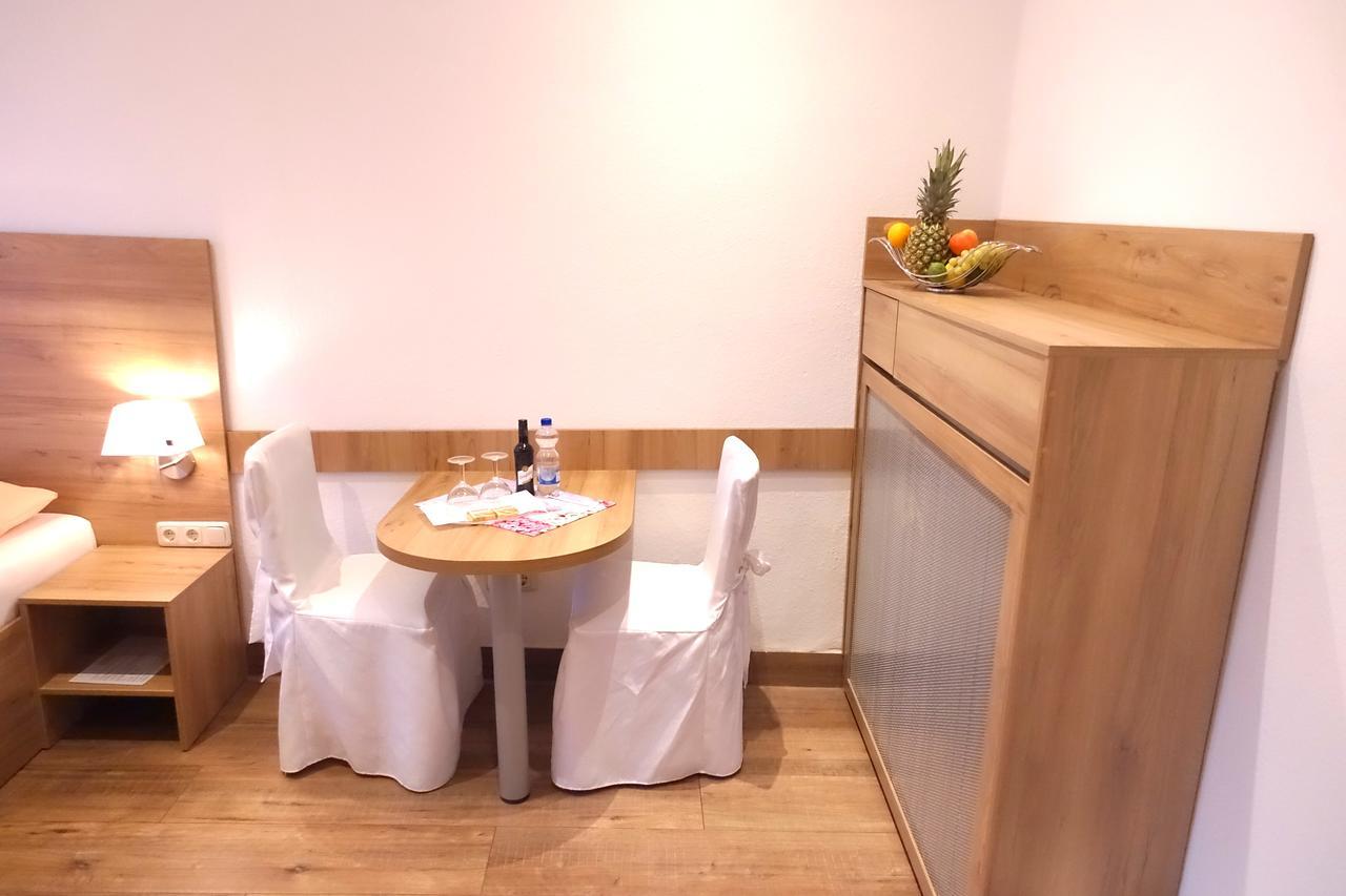 Gasthof & Restaurant "Am Kreuz" Essen Eksteriør bilde